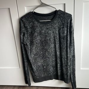 Lululemon Grey and Black Long Sleeve